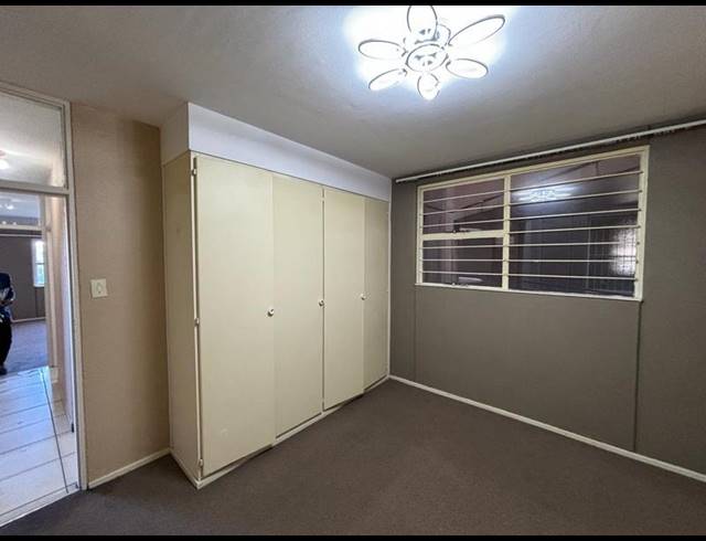 2 BEDROOM APARTMENT FOR SALE IN PRIMROSE HILL